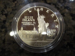 lot 59 image: 1986-S Statue of LibertyEllis Island Commemorative Silver Dollar