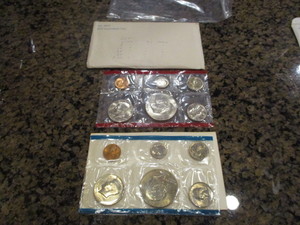 lot 85 image: 1975 Philadelphia and Denver US Mint Set