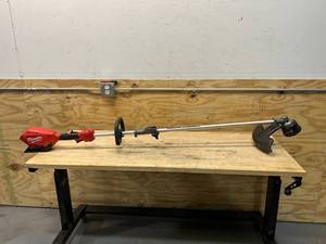 lot 21 image: MILWAUKEE M18 FUEL 18V Lithium-Ion Cordless Brushless String Grass Trimmer with Attachment Capability (Tool-Only)