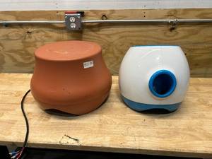 lot 86 image: POLK AUDIO 10 Outdoor Subwoofer with iFetch Automatic Ball Launcher