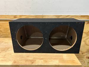 lot 113 image: Dual Subwoofer Cabinet (10)