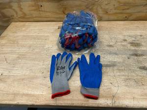 lot 102 image: G-TEK Lot of 12 Pairs of Industrial Gloves- Small