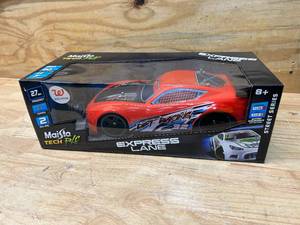 lot 26 image: MAISTO Express Lane Tech RC Car