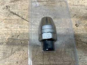 lot 120 image: AUTOLY Lot of 5- Bolt and Stud Extractor Tools