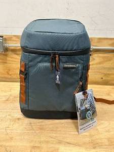 lot 17 image: CLEVERMADE ECO Pacifica Backpack Cooler