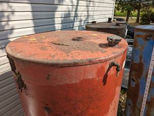 lot 5 image: Large Red Fuel Tank on Stand