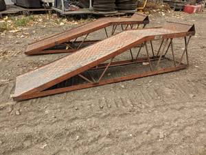 lot 18 image: Set of Steel Auto Ramps