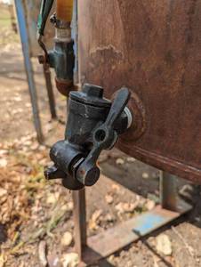 lot 3 image: 120 Gallon steel fuel tank - Steel construction with stand (bent leg)