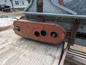 lot 21 image: Portable Elevator for Ear Corn, & Hay Bales, Versatile & Economical- 42 Ft. est