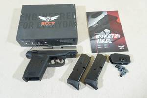 lot 4 image: NEW SCCY CPX-1 Gen 3 9mm Semi-Auto Pistol - 2 Magazines