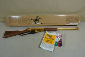 lot 10 image: Daisy Pony Express Commemerative Edition BB Gun