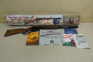 lot 17 image: Daisy Roy Rogers & Trigger Collector Limited Edition BB Gun