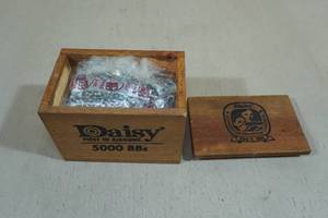 lot 20 image: Daisy Wooden Box with BBs