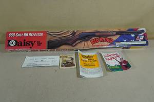 lot 21 image: Daisy 650 Shot BB Repeater Gun - BOX ONLY