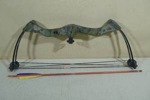 lot 26 image: NXT Generation Youth Compound Bow with Arrows