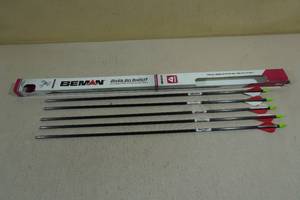 lot 32 image: 5 Beman Carbon Arrows
