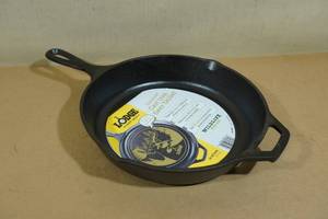 lot 75 image: Lodge 10.25 Seasoned Cast Iron Deer Skillet