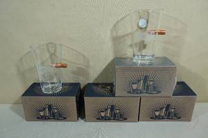 lot 135 image: 4 Lucky Shot Pint Glasses with Bullet USA