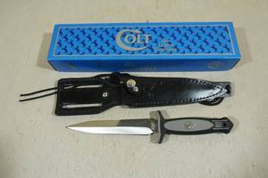 lot 143 image: Colt Black Diamond Commander Knife