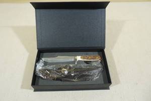 lot 146 image: Game Raider Knife