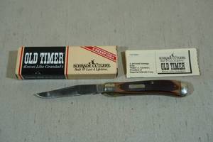 lot 148 image: Schrade Old Timer Knife
