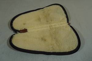 lot 163 image: Sherpa Lined Leather Gun Case