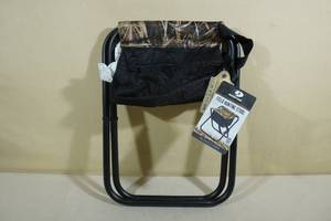 lot 166 image: Mossy Oak Field Hunting Stool