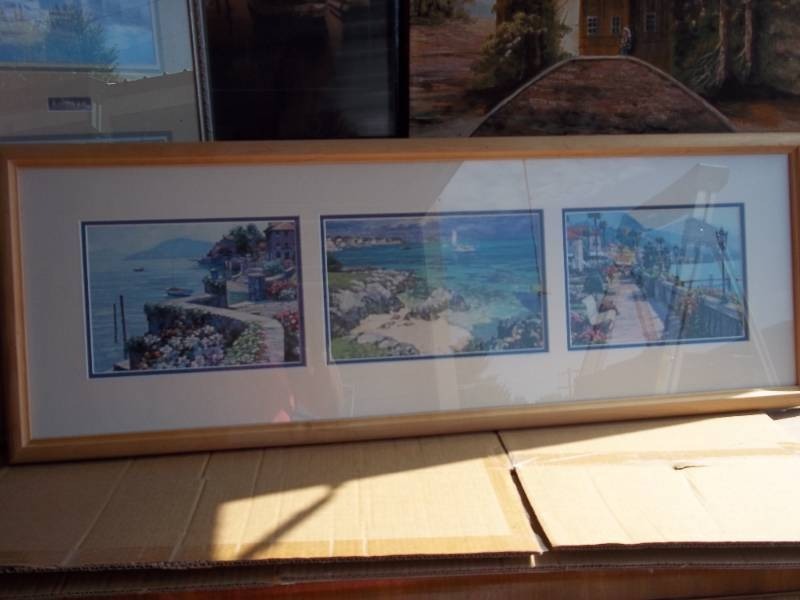 lot 42 image: Several unique pics