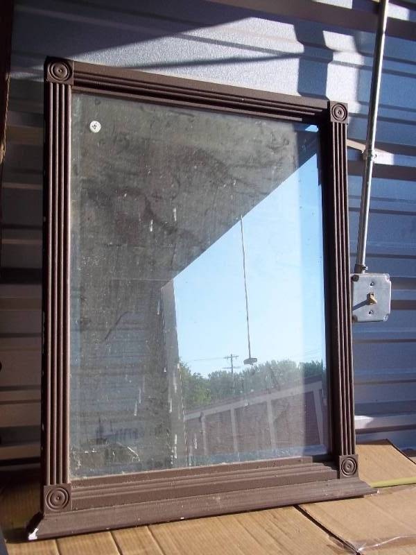 lot 62 image: Mirror