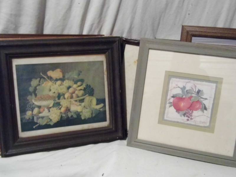 lot 170 image: Large Lot of Small Pictures