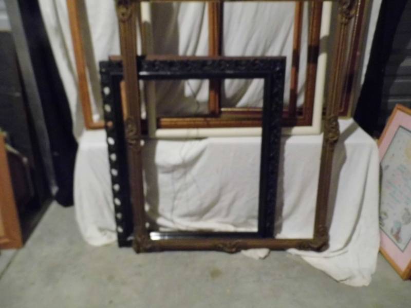 lot 155 image: Lot of frames