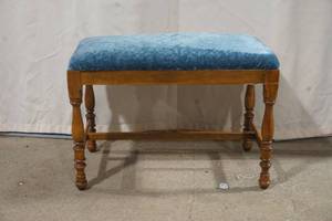 piano bench