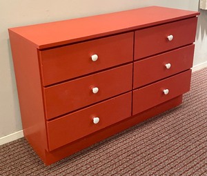 lot 15 image: Bright and Beautiful Vintage 6 Drawer Dresser