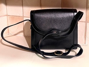 lot 12 image: Vintage Black Leather Bally Handbag