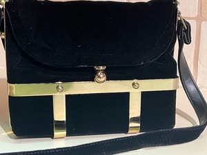 lot 36 image: Vintage Black Velvet Delicato by Markay Handbag