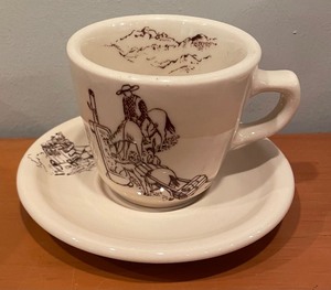 lot 115 image: Vintage Wellsville Cups and Saucers