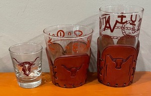 lot 137 image: Vintage Leather Accented Kys-Ite Barware Set