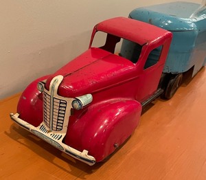 lot 39 image: Vintage Metal Truck
