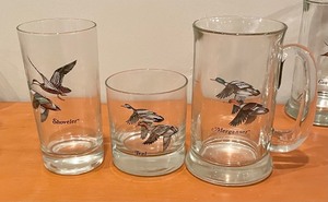lot 61 image: Vintage Duck Motif Cocktail Glasses