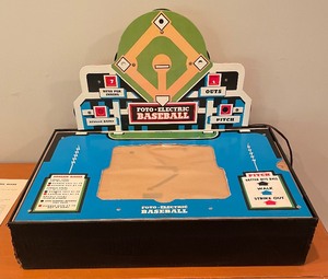 lot 71 image: Vintage Foto Electric Baseball Game