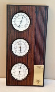 lot 58 image: Decorative Weather Radio and Barometer