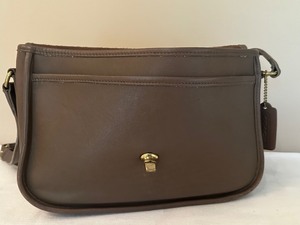 lot 72 image: Vintage Coach Leather City Bag