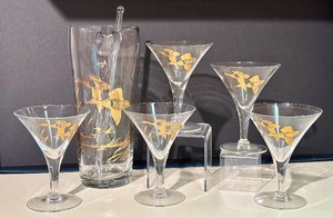 lot 104 image: Vintage Les Kouba Cocktail Set by West Virginia Glass