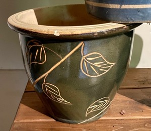 lot 237 image: Trio of Planter Pots