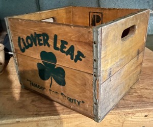 lot 239 image: Vintage Pemco Clover Leaf Wooden Crate