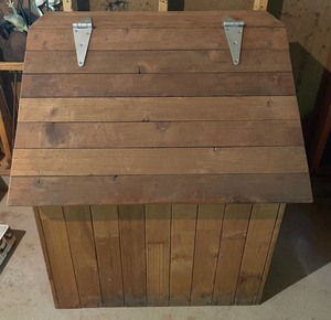 lot 253 image: Vintage Wooden Firewood Bin