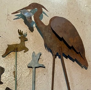 lot 260 image: Variety of Decorative Yard Stakes