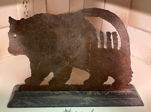 lot 263 image: Rustic Bear, Buffalo and Moose Decorative Figurines