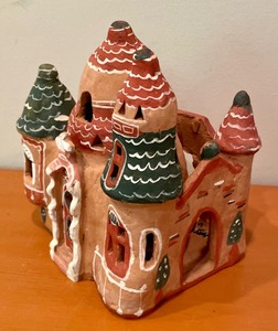 lot 277 image: Pretty Pottery Villa Candle Holder