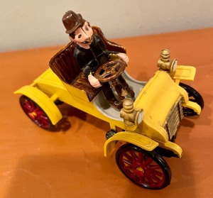 lot 295 image: 4 Vintage Model Cars